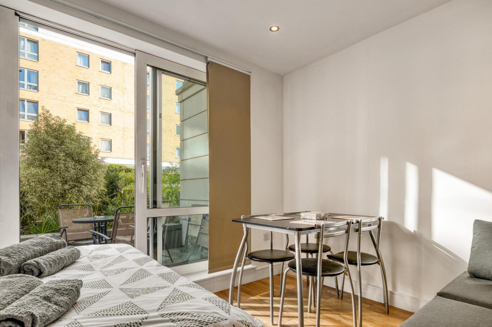 Modern Chic Studio Chelsea Apartment ลอนดอน ภายนอก รูปภาพ